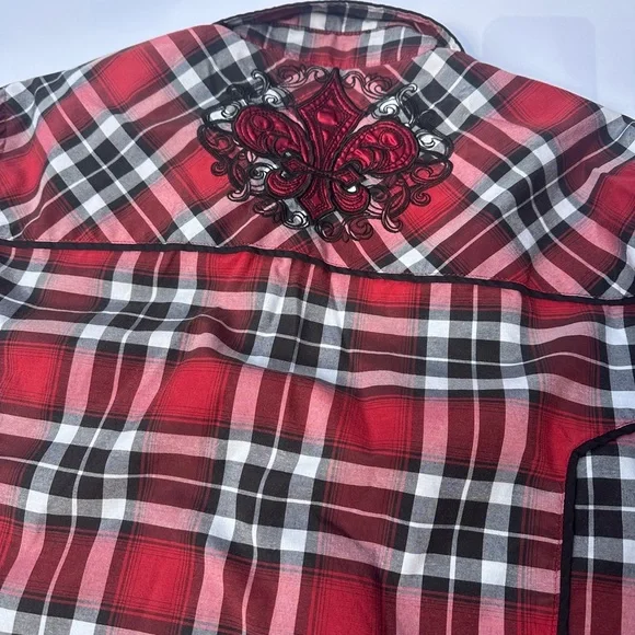 Men’s Montero Jeans Embroidered Shirt
Size Medium​​ - Picture 8 of 8